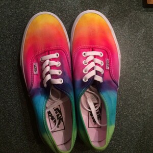 What to wear store with rainbow vans