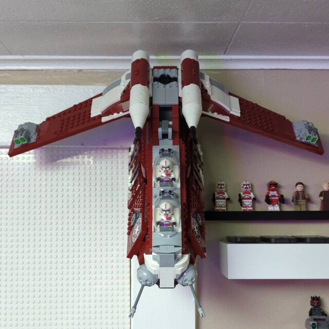 rouge 壁掛けオルゴール Ultimate Display Solutions Wall Mount Display for Lego 75354