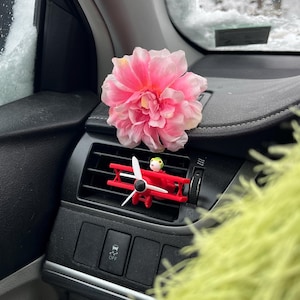 Victoria added a photo of their purchase