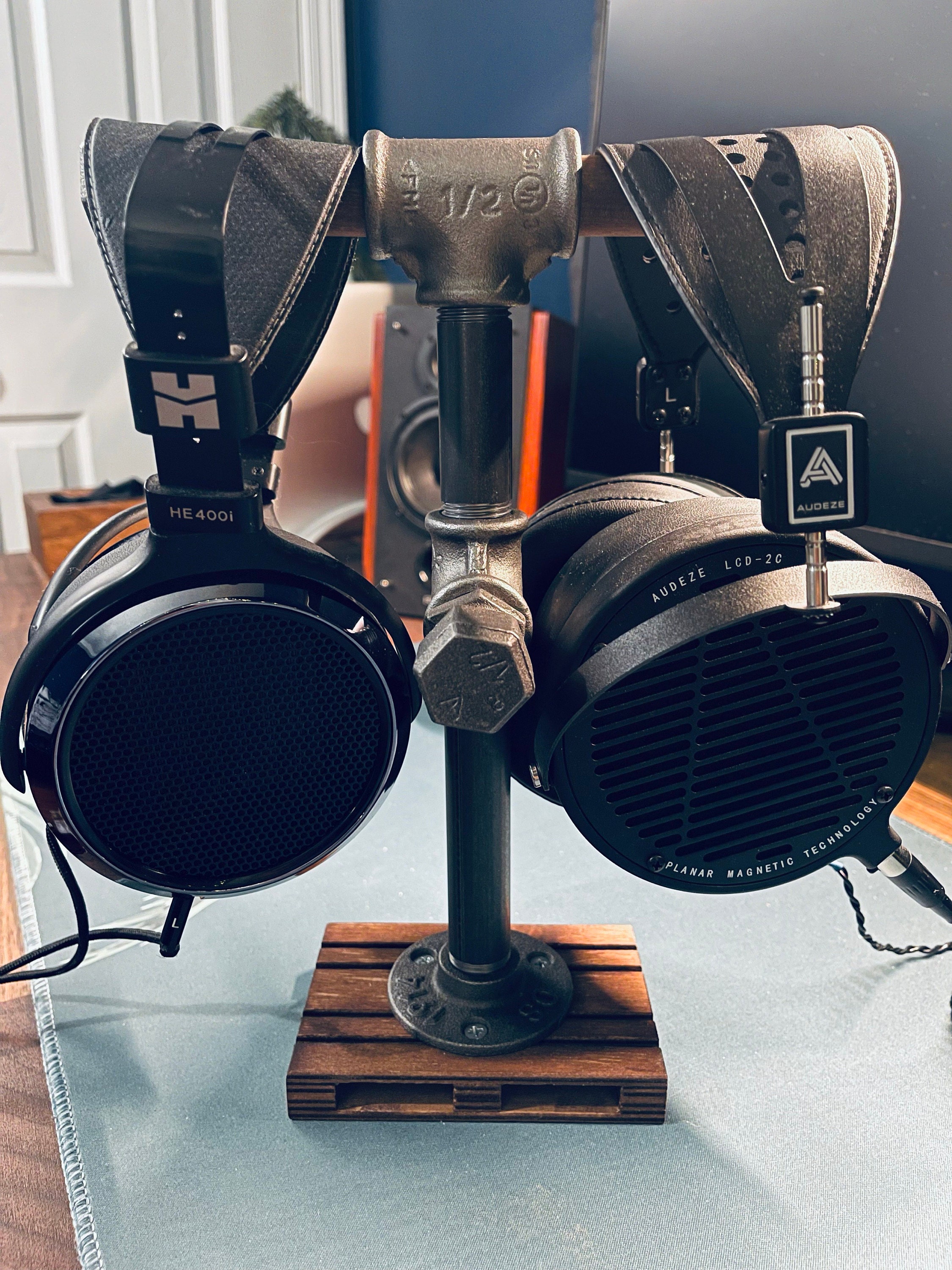 Headphones stand, headset stand, headphone hanger, water pipe holder, dock,loft gift for him, music lover, for desk induastrial loft solid