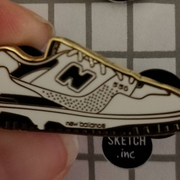 KAWS X Sesame Street Elmo Enamel Pin - Etsy