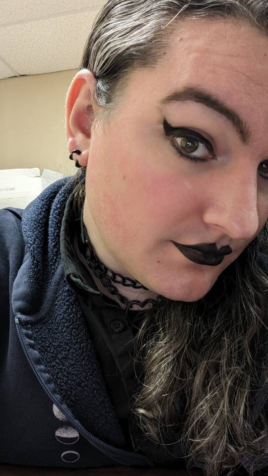 Dragon Claw Front and back earrings, claw earrings, Ear jacket earrings, Gothic earrings, edgy earring, dragon earrings, dragon claw studs