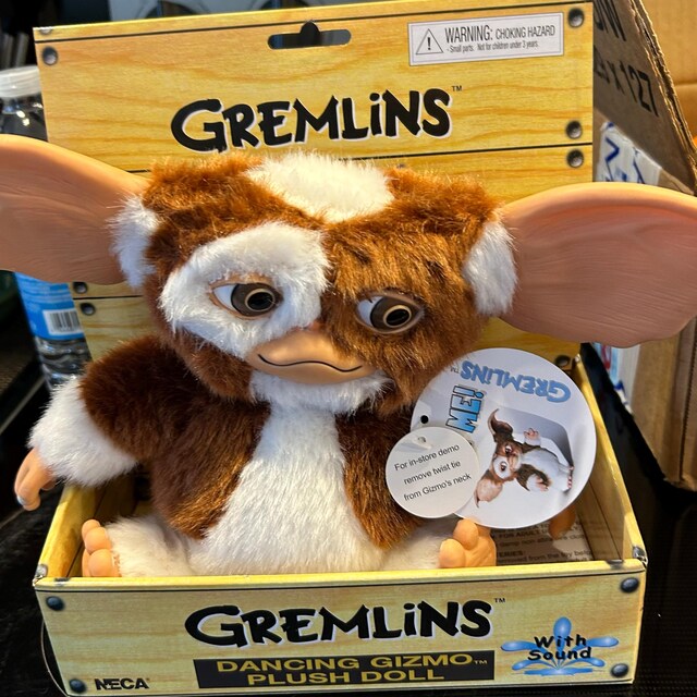 NECA Gizmo Plush Toy Gremlins Singing & Dancing With Sound