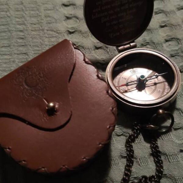 Persönlicher Kompass Mit Lederetui – Messing, 50 Mm, Gravierter Spruch, Geschenk Für Sohn & Enkel