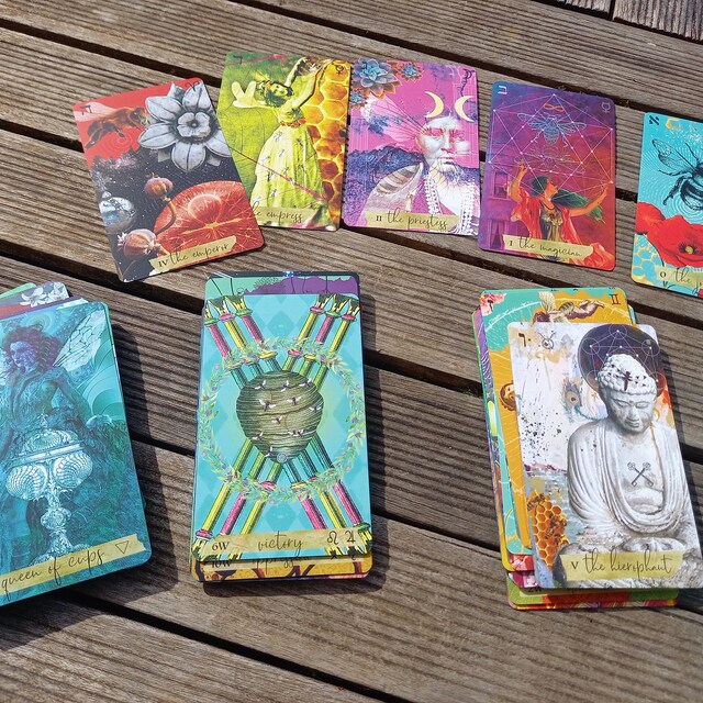 洋書 the journey of SACRED BEE TAROT & ORACLE The Journey of The Sacred Bee Tarot Journal - Digital