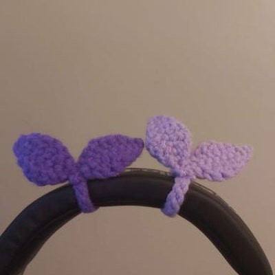 Cute Crochet Viral Trend Leaf Clover Sprout Growing Leaf Headphone