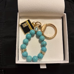 Ayesha hat ein Foto des gekauften Artikels hinzugefügt