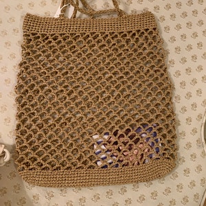 Crochet Raffia Tote in Natural, Summer Tote Bag, Straw Mesh Bag,  Lightweight Tote, Crochet Shoulder Bag, One Handle Bag — The Daphne Tote –  The Fairnest