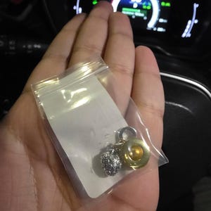 Ricardo added a photo of their purchase