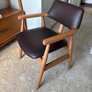 Walnut Wood Dining Table Handcrafted Rustic Solid Wood Modern Kitchen & Dining Room Furniture Durable Design