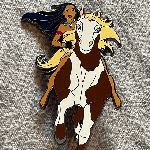 ジャンボサイズのポカホンタス乗馬馬ディズニーファンタジーピン！高さ