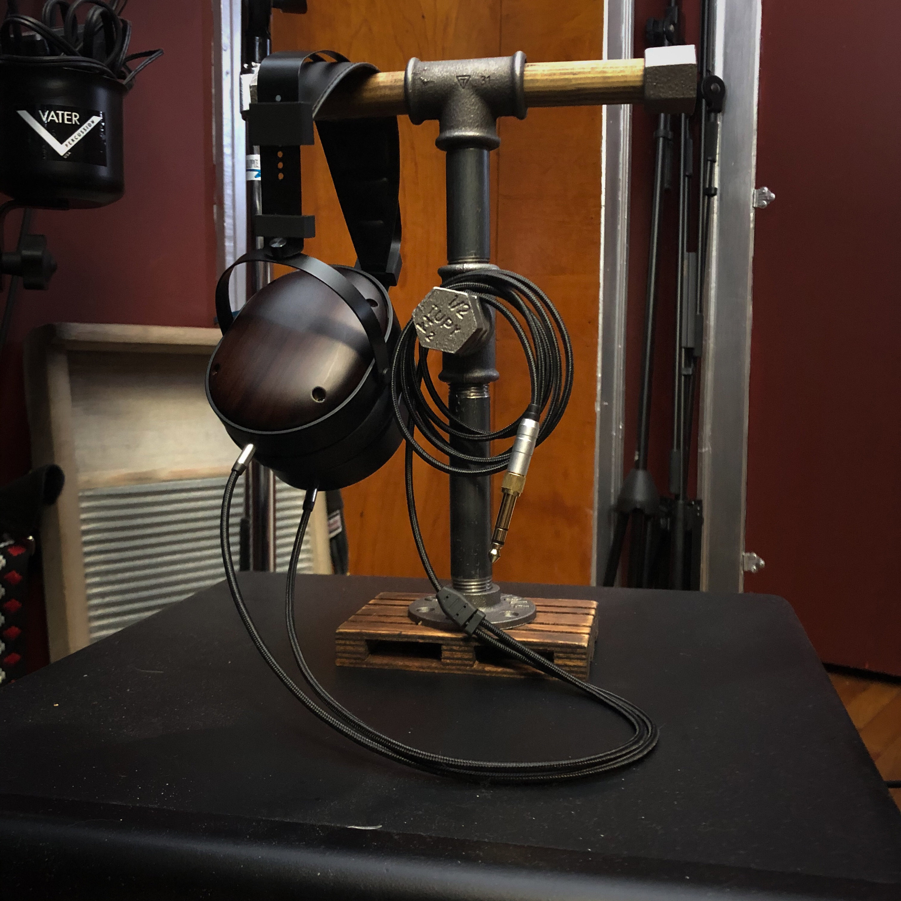 Headphones stand, headset stand, headphone hanger, water pipe holder, dock,loft gift for him, music lover, for desk induastrial loft solid
