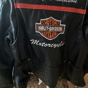 Jolanda added a photo of their purchase