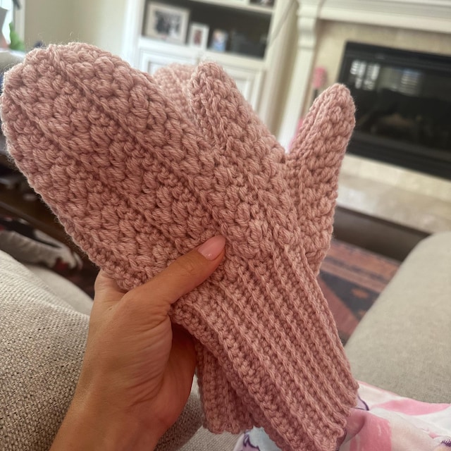 A customer's finished Winter Wheat Stitch Flat Mittens Crochet Pattern (Digital PDF)