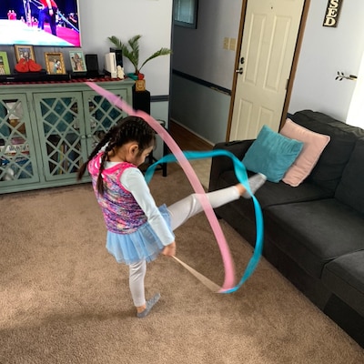 RIBBON WAND With Two 6' Ribbons on 16 Handle With Spinner Swivel and ...