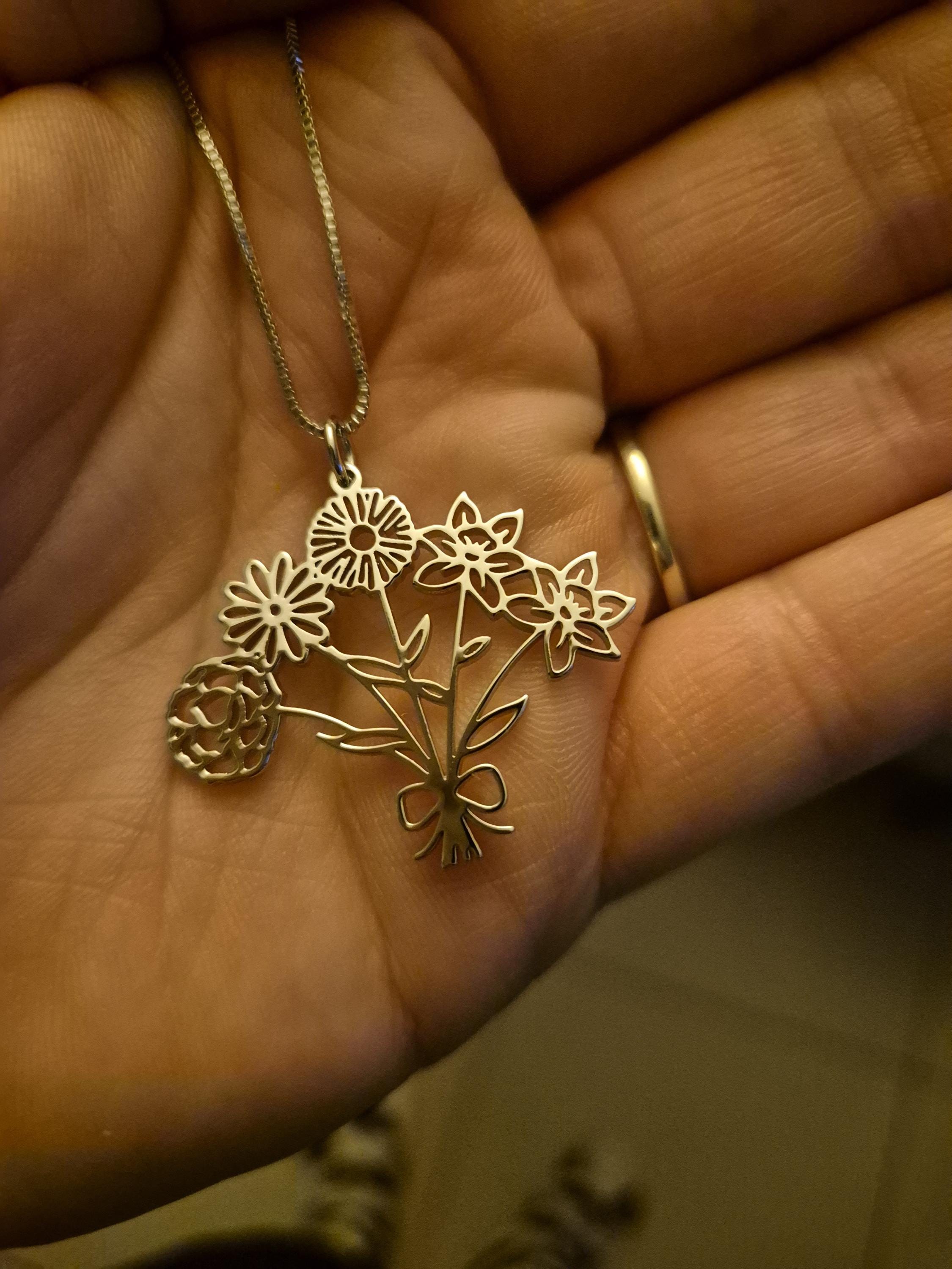 Custom Multiple Birthflower Necklace, Floral Bouquet Necklace, Family Member Necklace for Mom, Birthday Gift for Her, Christmas Gift