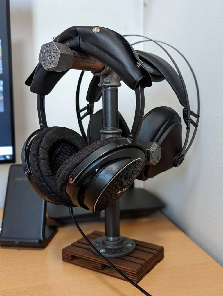 Headphones stand, headset stand, headphone hanger, water pipe holder, dock,loft gift for him, music lover, for desk induastrial loft solid