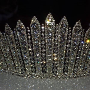 Queen Mary Fringe Tiara Full Size Replica – Platinum-plated CZ