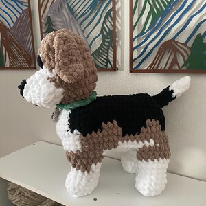 ビーグル犬の編みぐるみ編み図（PDF）。ビーグル犬のトニー。すぐに