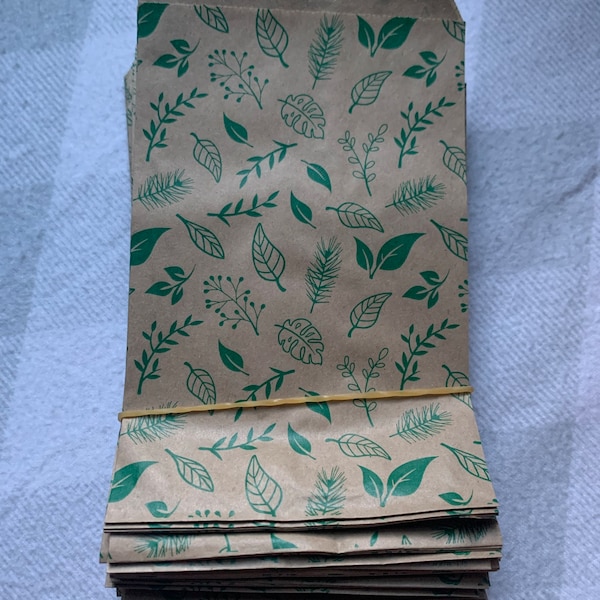 100 Pack RECYCLED PAPER Green Leaf Flat Gift Bags - Great for Packaging ...