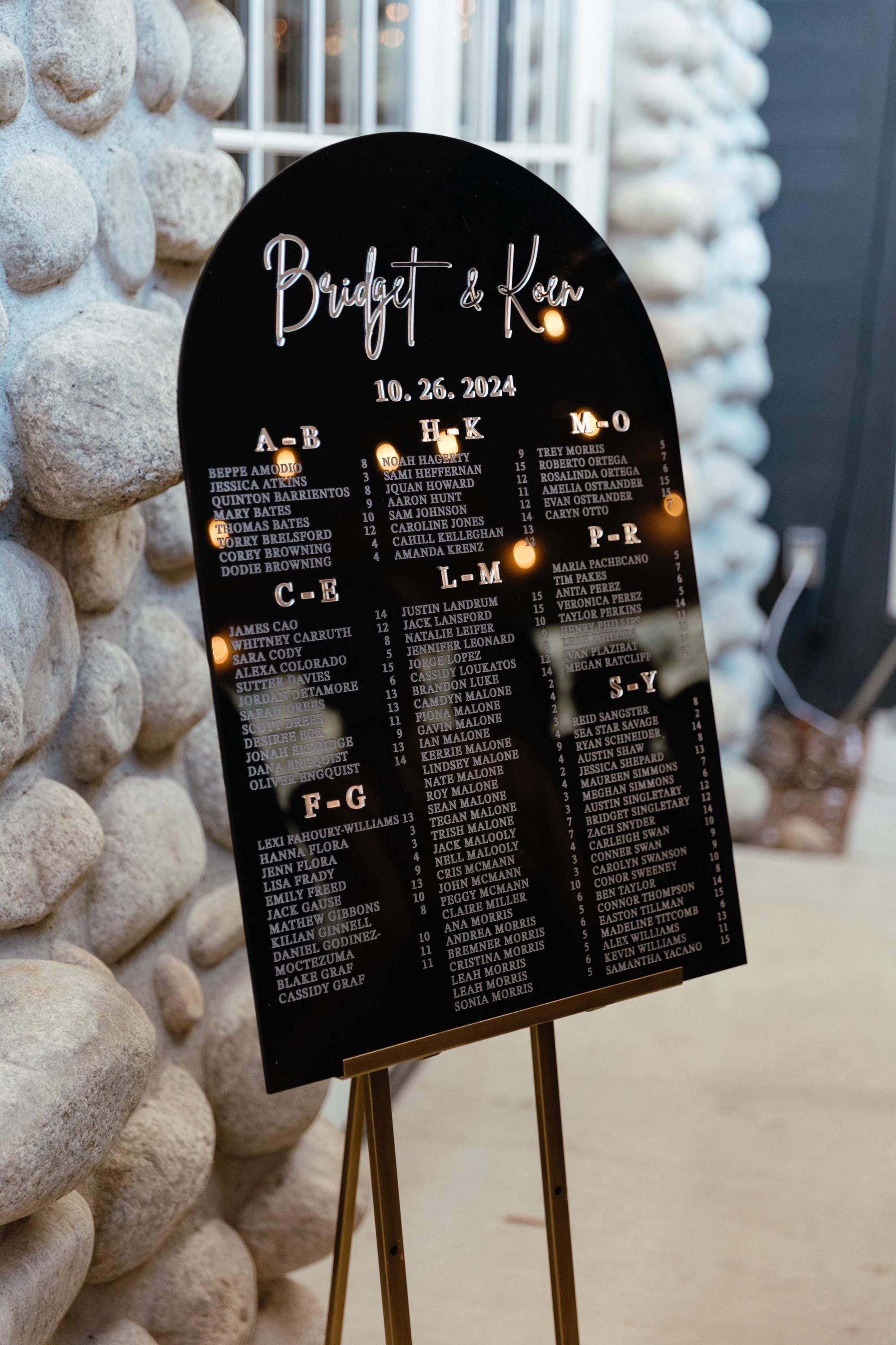 Sitzplan für die Hochzeit – Acryl-Sitzplan – Tisch-Sitzplan – Alphabetischer Sitzplan – Sitzplanschild