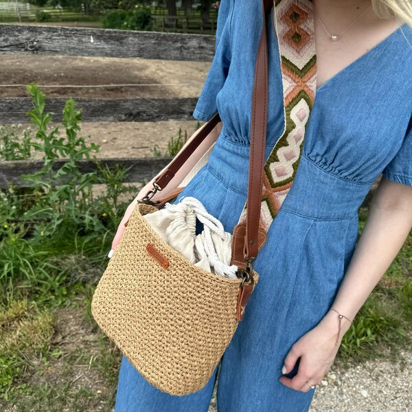 Peach Raffia Shoulder Bag