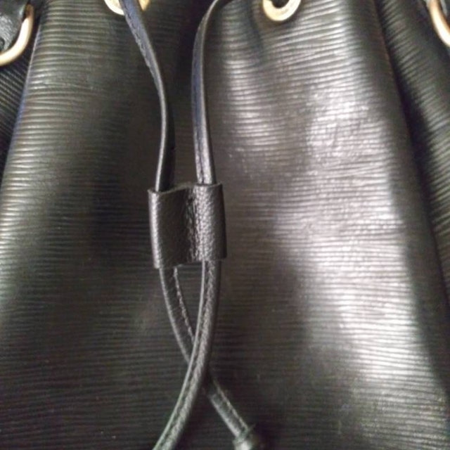 How to tie the cord on the Louis Vuitton Noe 
