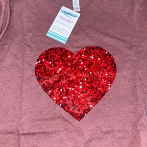 RAIVE★Heart Ravers Graphic T Shirt★ Amazon.com: Valentine's Day T-Shirt, Red Hearts Graphic