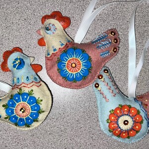 フェルトで作るニワトリの刺繍パターン、DIY吊り下げオーナメント3点