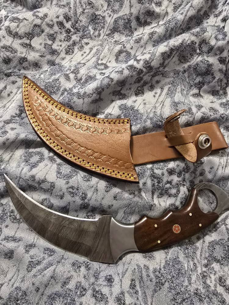 Custom Damascus Steel Karambit Knife-Personalized Hunting Knife, Groomsman Gift, EDC Camping Blade, Gift for Boyfriend or dad Husband Gift