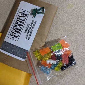 【１着でも送料無料】 or 20 4, 50 Multi-color Charms, Resin Bear Gummy BULK 健康・医学