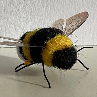 Needle Felted Bee Bumble Bee Gift for Gardener Photo Props - Etsy