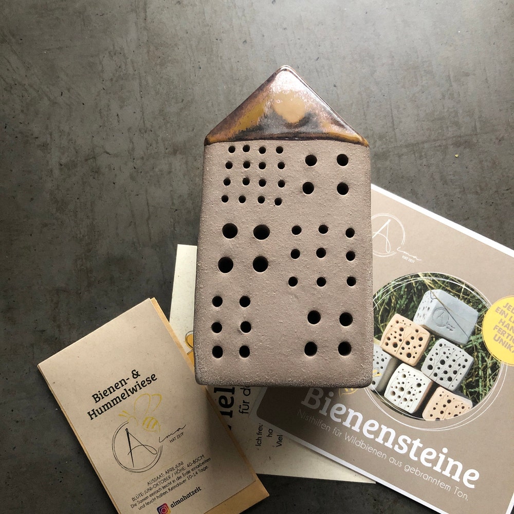 Bienensteinhäuschen Insektenhotel