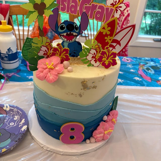 激レア‼️300体限定　スティッチ　バースデイケーキ　ビッグフィギュア 激レア300体限定ディズニースティッチバースデイケーキビッグ
