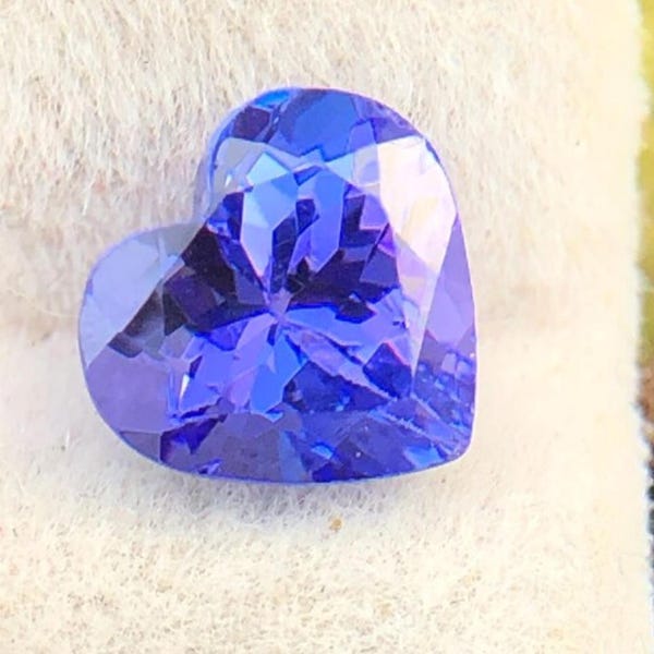 Magical Rainbow Fire Pleochroism Tanzanite Rough, Unheated Tanzanite ...
