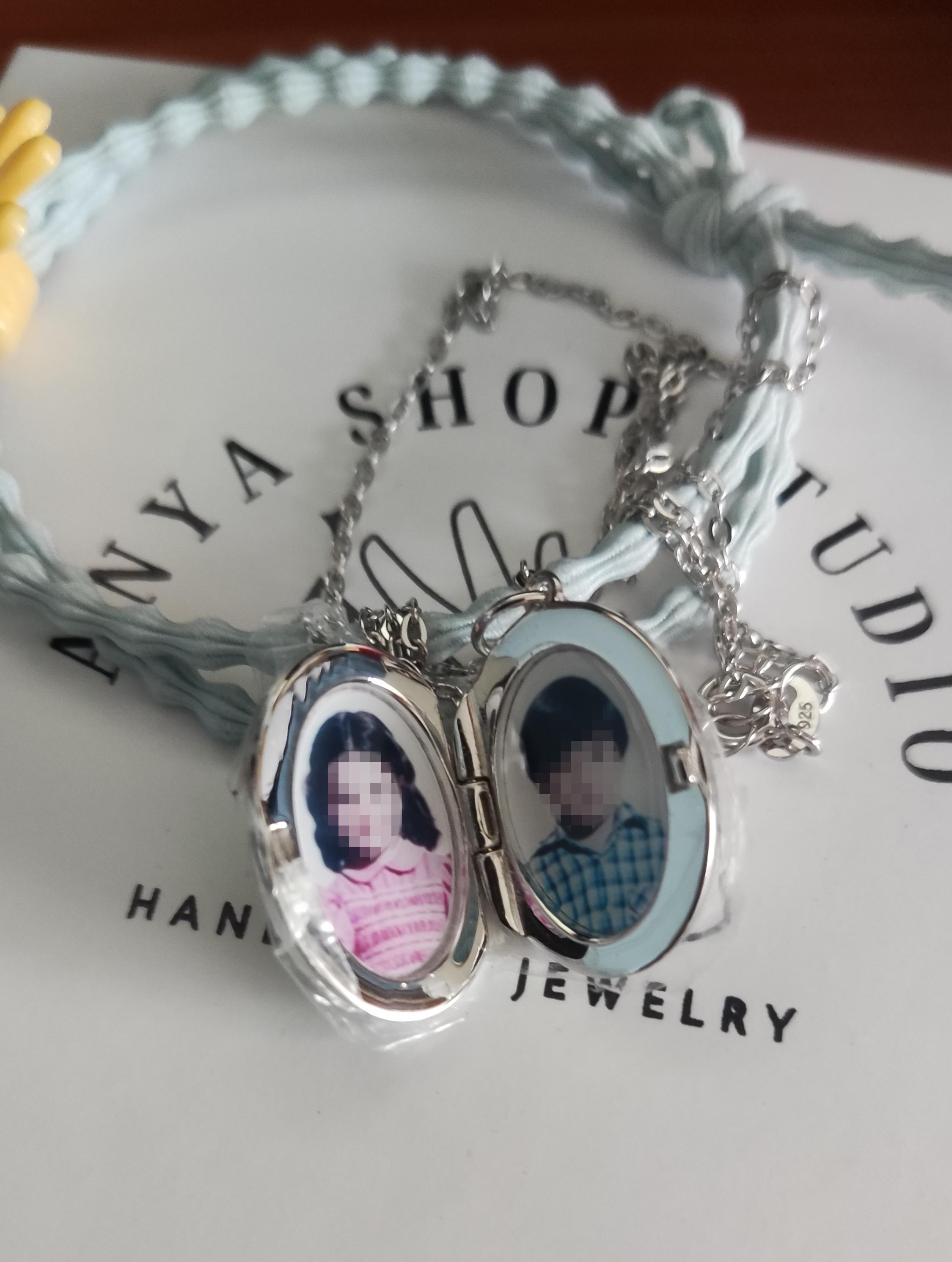 Medaillon-Halskette mit Foto, ovale Halskette mit Gravur, Foto-Halskette in Gold, Gedenkschmuck, Jubiläumsgeschenk, Geschenk für Mama, Muttertagsgeschenk