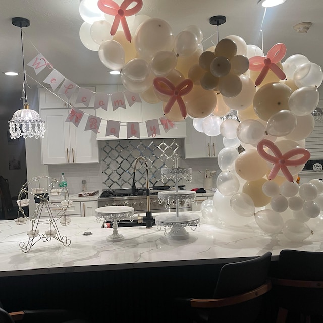 Pearl White Sand Balloon Garland Arch Kit,120Pcs Pink Bow Balloons Sand White Balloons With 18/12/5 Inch Different Sizes For Bridal Wedding Anniversary Engagements Valentines'Day Birthday Decorations