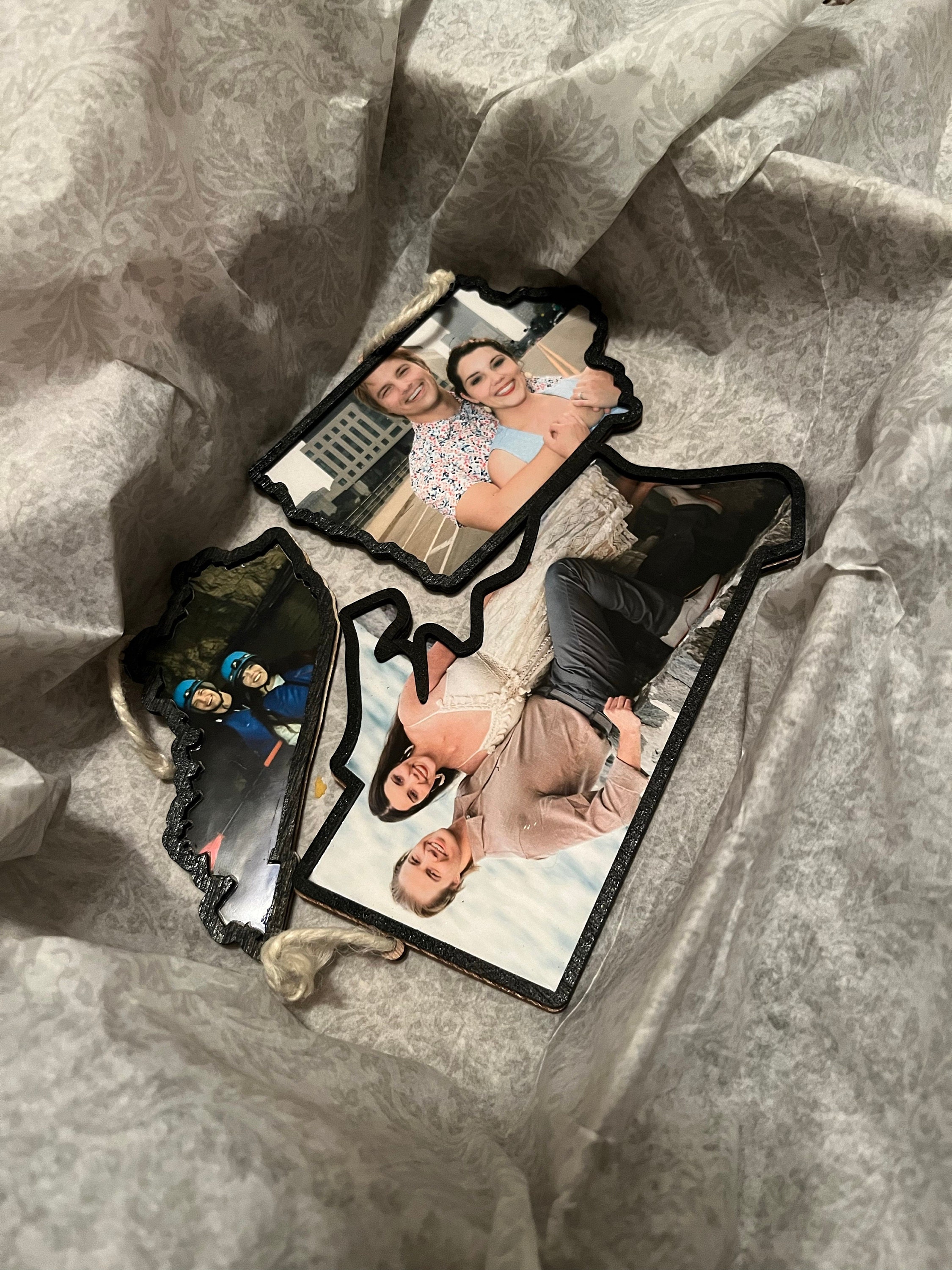 Personalized Picture Ornament, Wood Photo Frame Wooden State Christmas Ornament