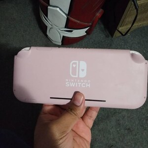 ハート付き Nintendo Switch ロゴ - ビニール デカール - 複数の色をご