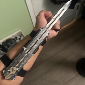 V2 Assassin's Black Flag Edward Kenway Hidden Blade Pair Premium