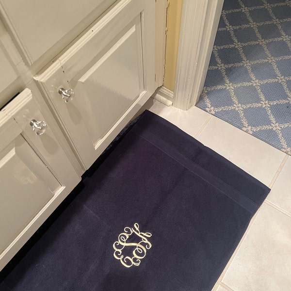 Monogrammed Cotton Bath Mat, Personalized Bathroom Decor - Etsy