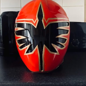 レッドレンジャー ミスティックフォース マジレンジャー ヘルメット