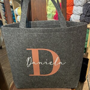 Borsa di tela personalizzata con nome e iniziale con bouquet di fiori di nasca personaggio in stile animato riutilizzabile grande regalo per donne - CALLIE