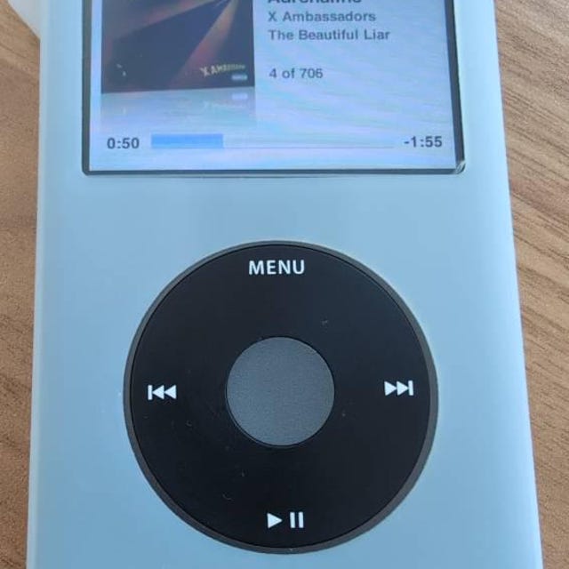 Apple iPod Classic - 第 7/6 世代、グレー (3000 mAh バッテリー