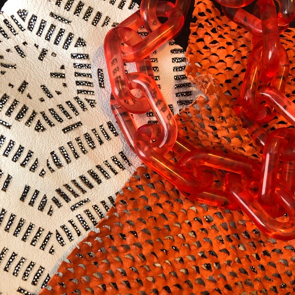 Acrylic Chain Handle Straw Purse