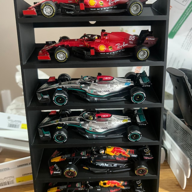 Espositore Per Auto Da Corsa Di Formula 1 Per Modelli Bburago Pressofusi In Scala 1:43 - Contiene Tre Auto Indipendenti - Autoportante O Montabile A Parete - Italia - Foto 5