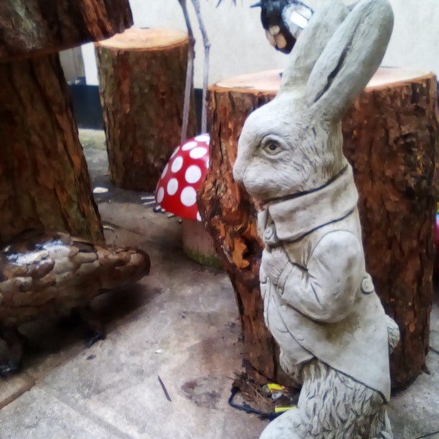 Peter Rabbit Large Resin Statue  Home Garden Ornament Beatrix