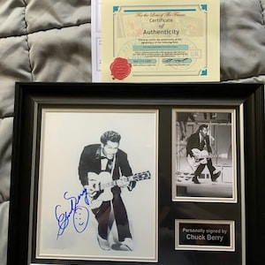 THE DUKES OF HAZZARD Signed Autographed Photo car scene COA Hologram