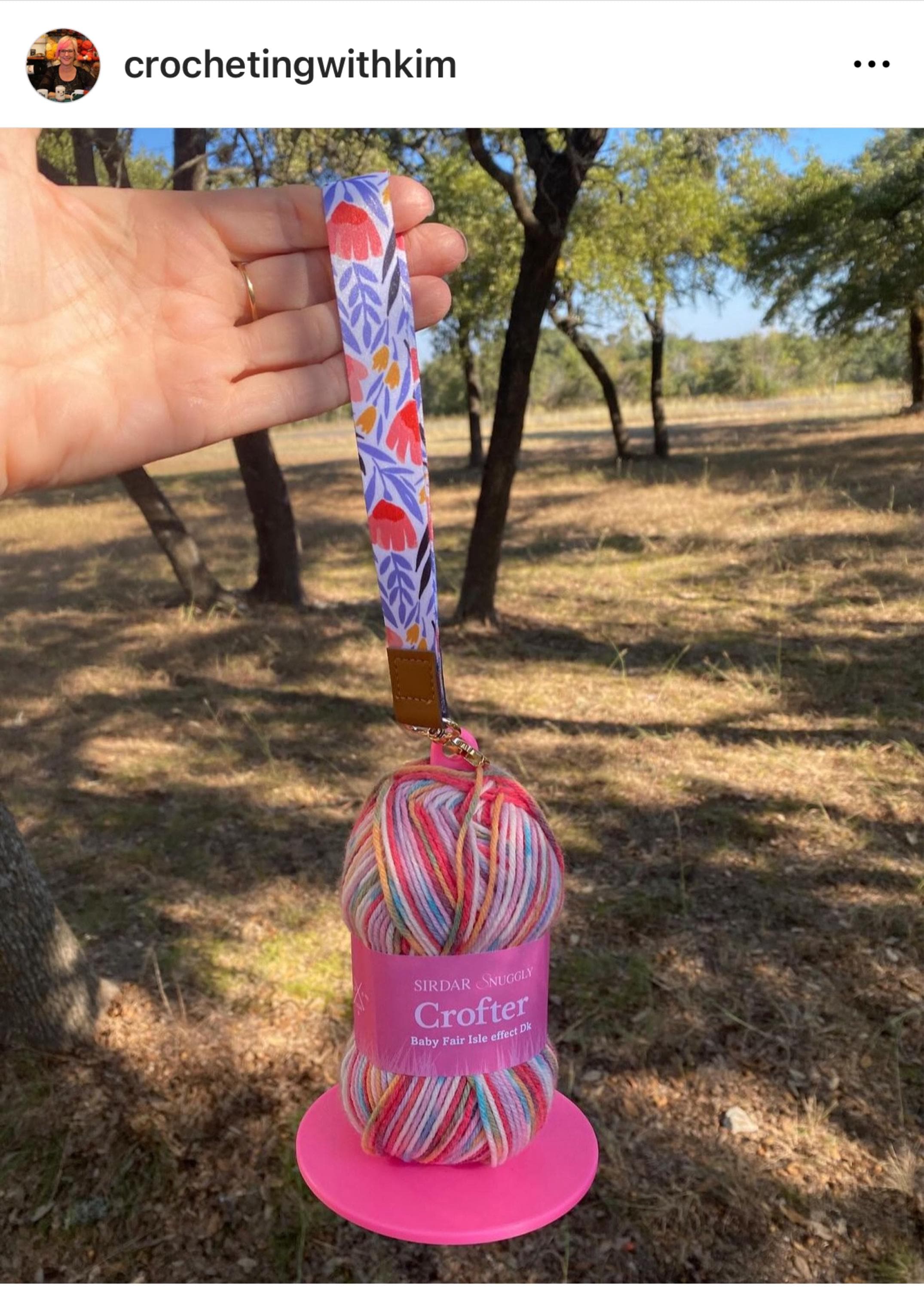 Portable Yarn Holder, Travel Wrist Hanging Yarn Cake Dispenser, Gift for Crocheter