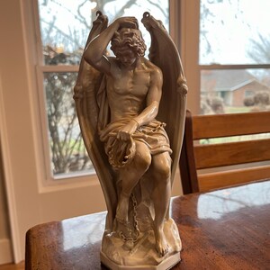 邪悪な天才。ルシファーの置物。祭壇の装飾。手描きの彫刻。 - Etsy 日本